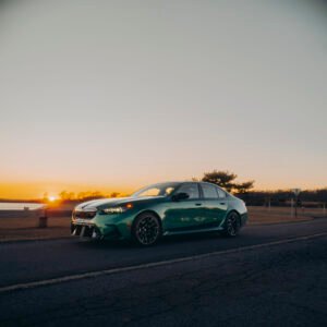 2025 BMW M5 G90 (Green/Orange)