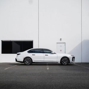 2025 BMW 760i (White)